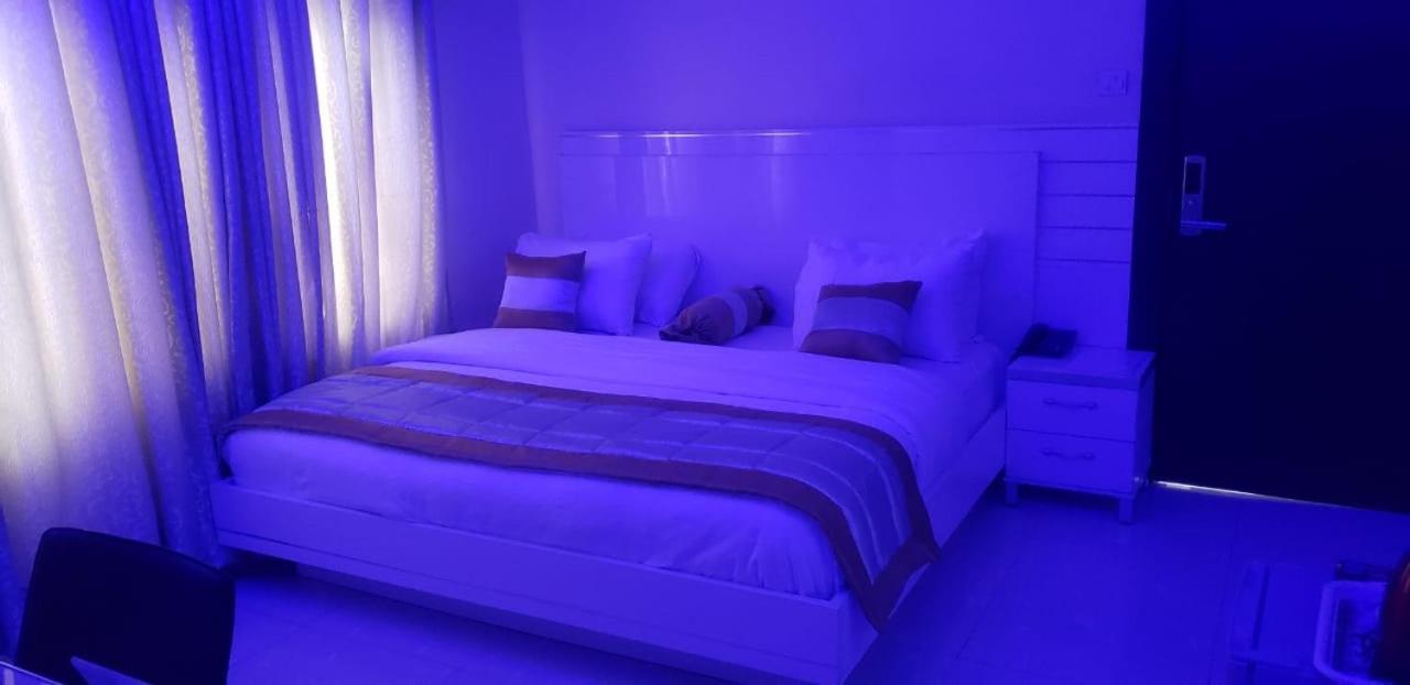 Appleville Suites Ikeja Eksteriør billede